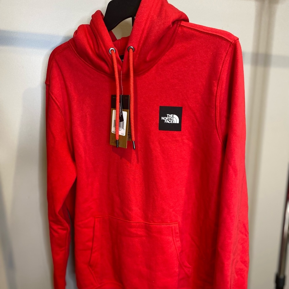 Men’s Small red North Face hoodie NWT